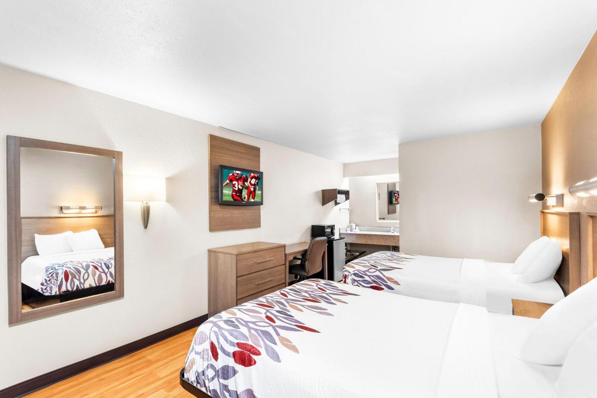 Red Roof Inn Indianapolis North - College Park Bagian luar foto