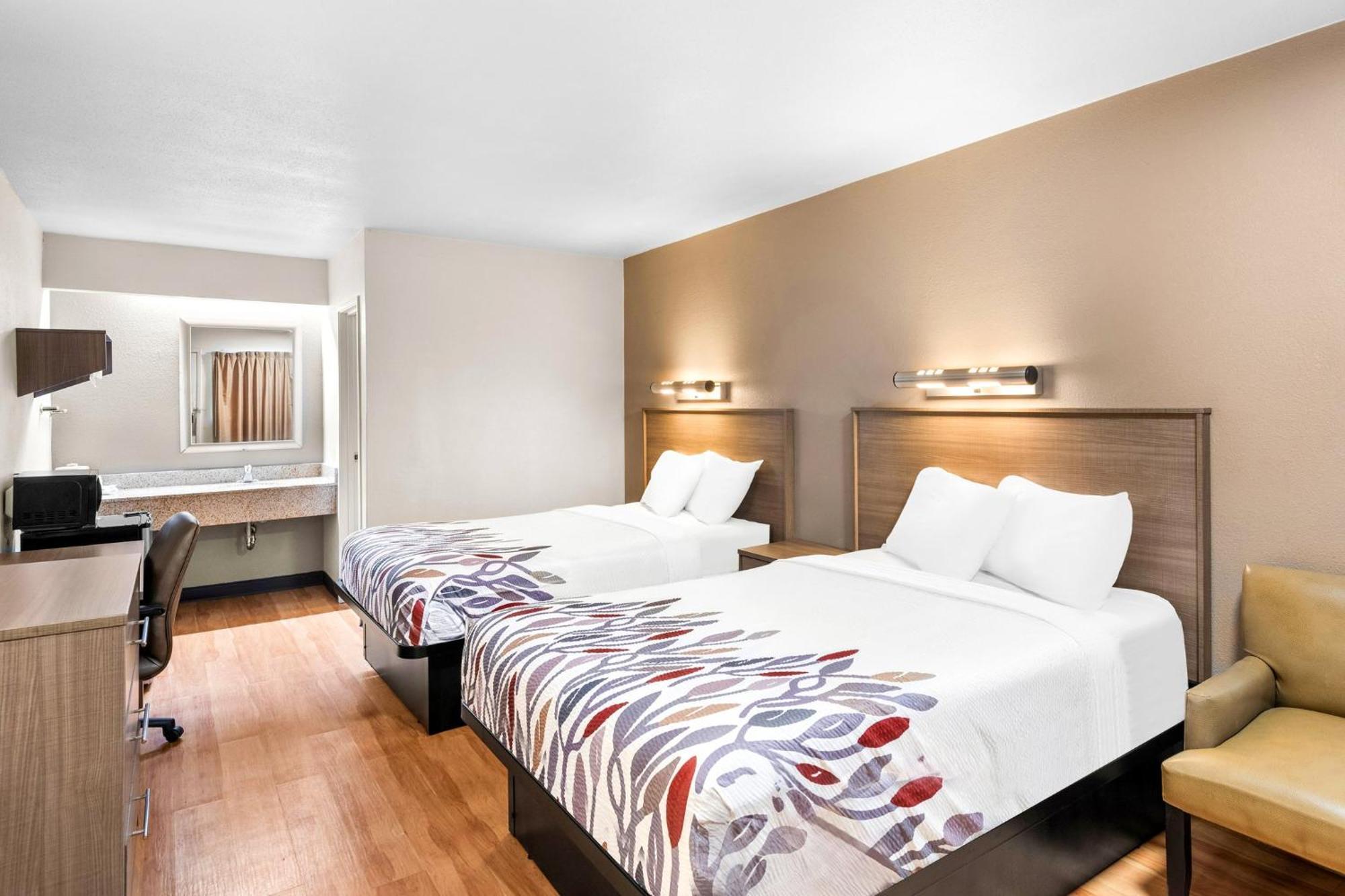 Red Roof Inn Indianapolis North - College Park Bagian luar foto