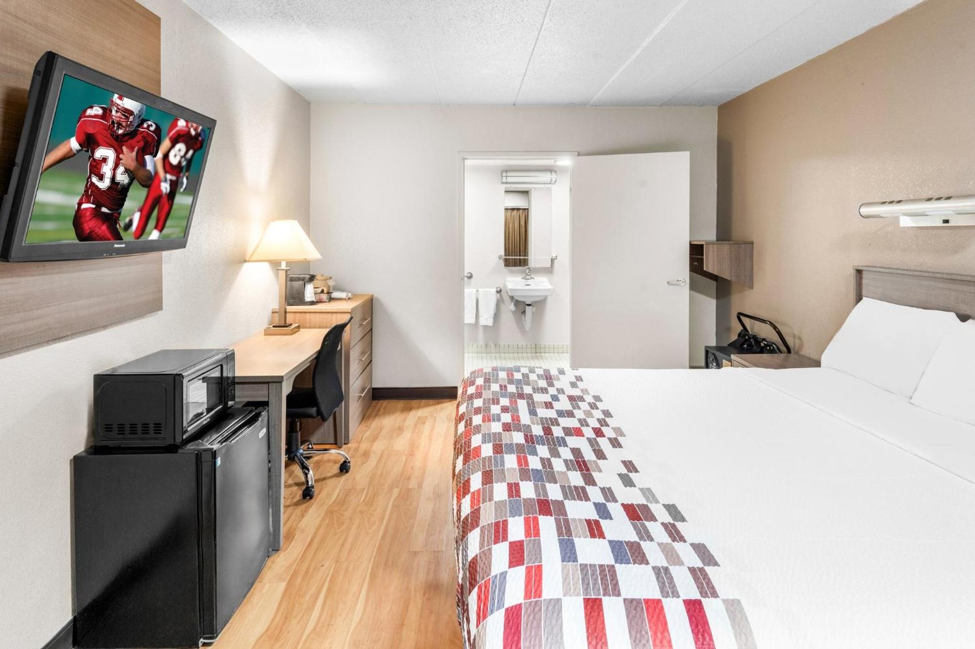 Red Roof Inn Indianapolis North - College Park Bagian luar foto