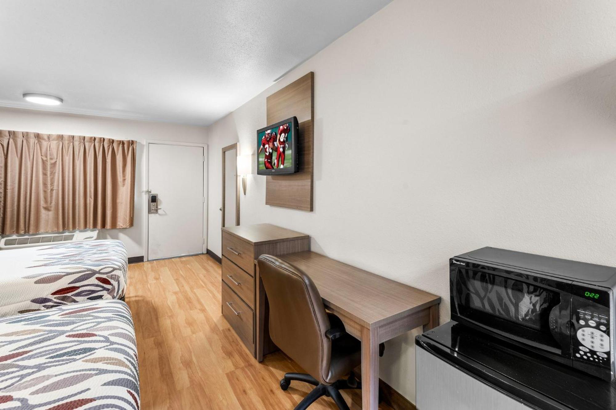 Red Roof Inn Indianapolis North - College Park Bagian luar foto
