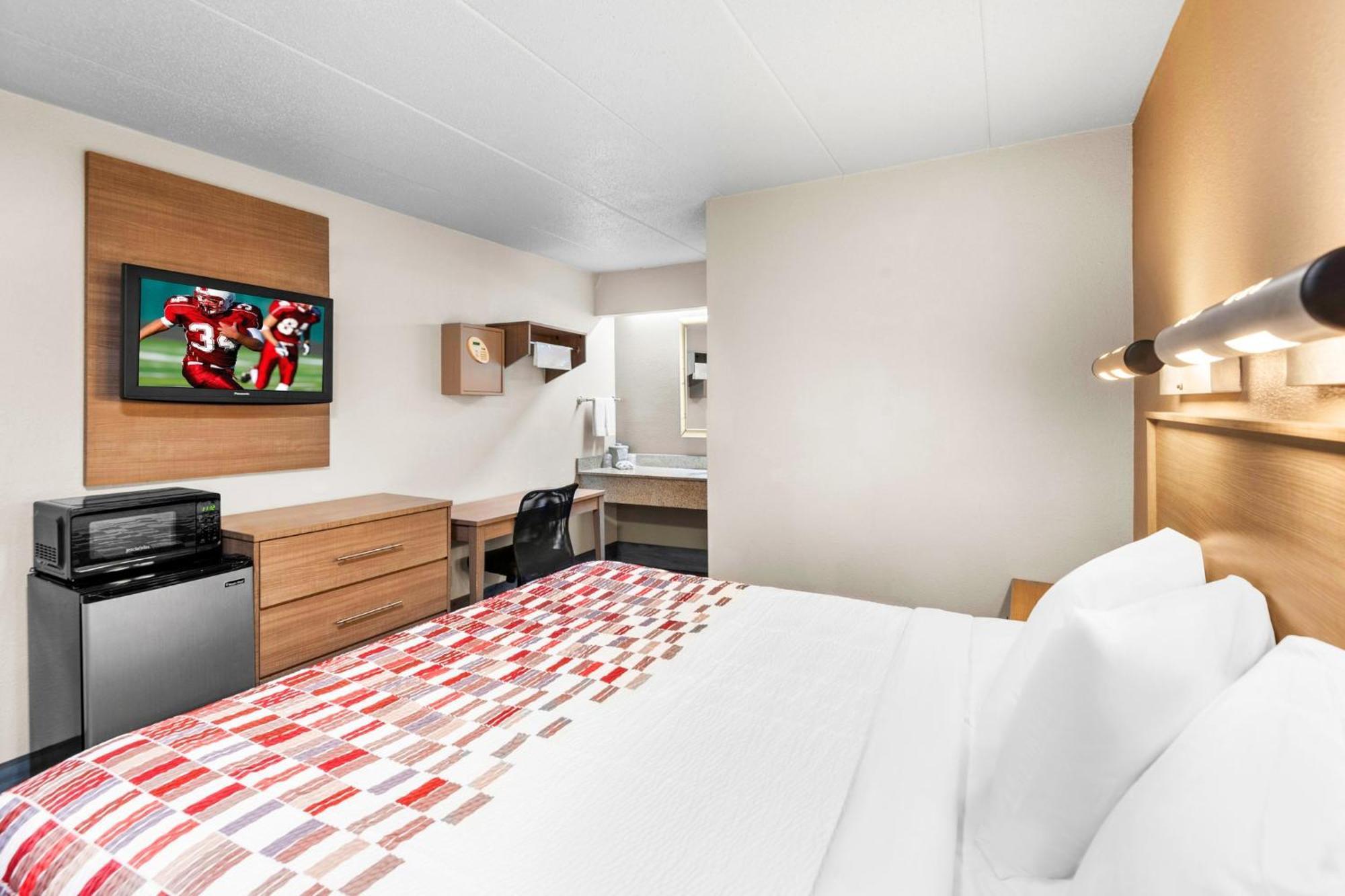 Red Roof Inn Indianapolis North - College Park Bagian luar foto