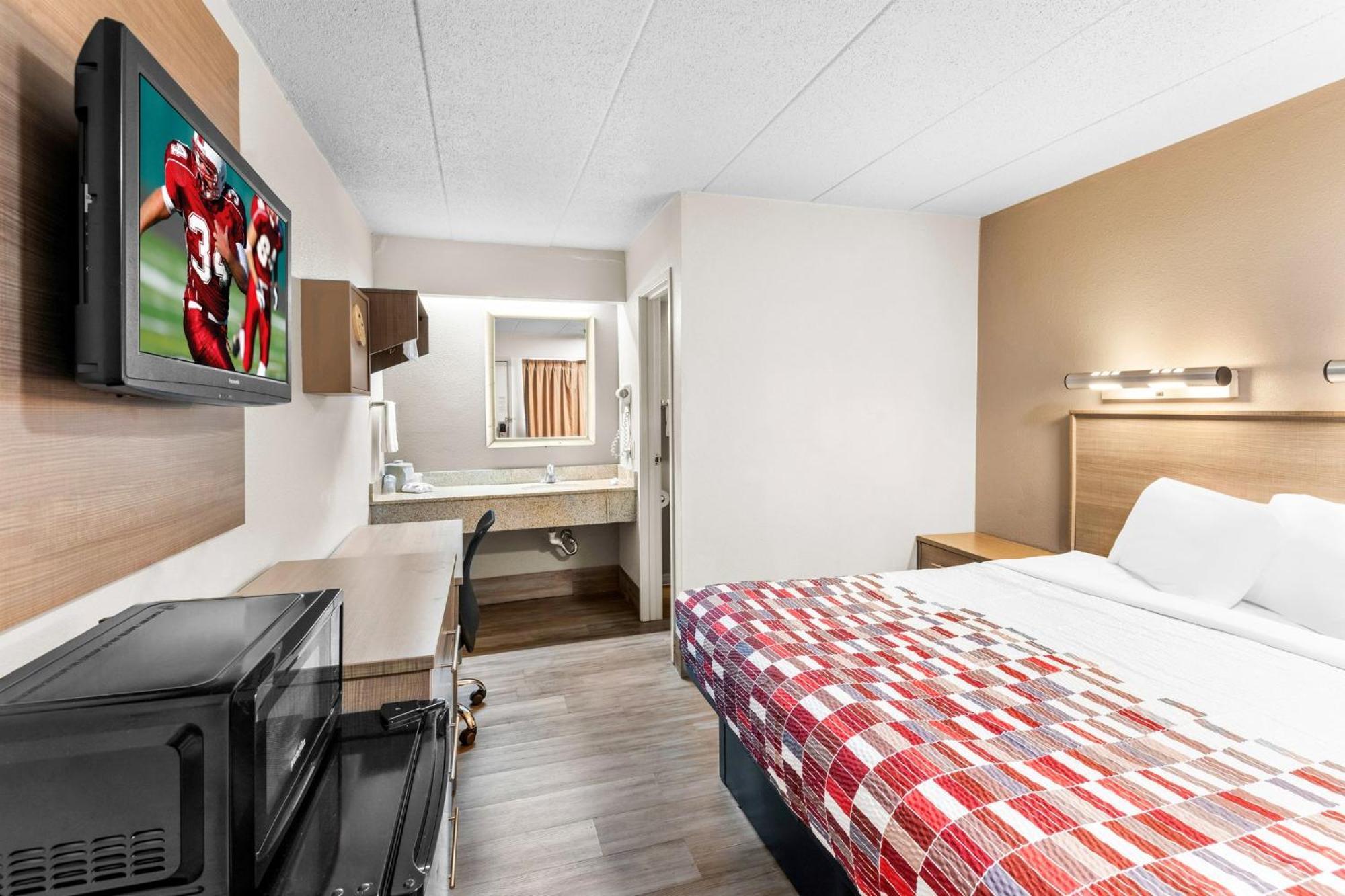 Red Roof Inn Indianapolis North - College Park Bagian luar foto